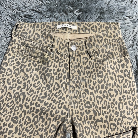 ππPacsun Leopard Print High Waisted Jeggingsππ - Picture 5 of 10